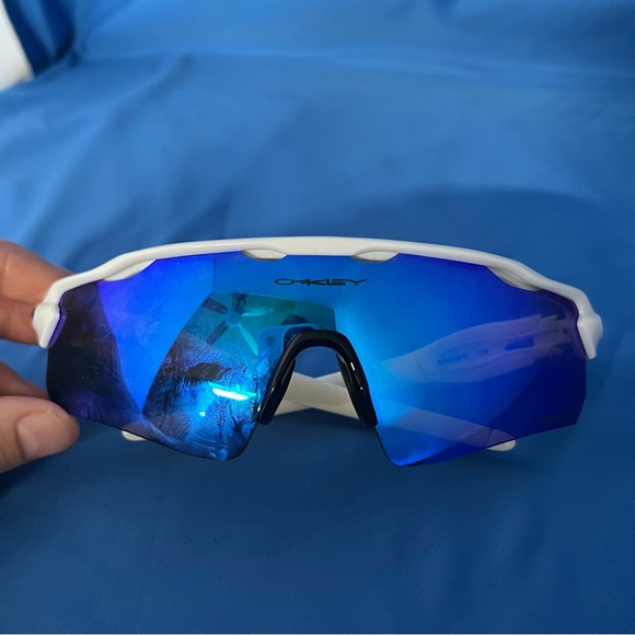 Oakley Blue and White Sunglasses - Picture 7 of 7